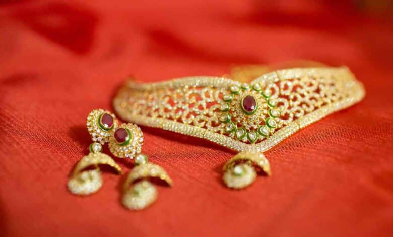 Gold storage Limit: মহিলারা বাড়িতে এই পরিমান সোনা রাখতে পারবেন, জেনে নিন সরকারি নির্দেশ, না হলে… 1 Women can keep these much Gold with herself view order