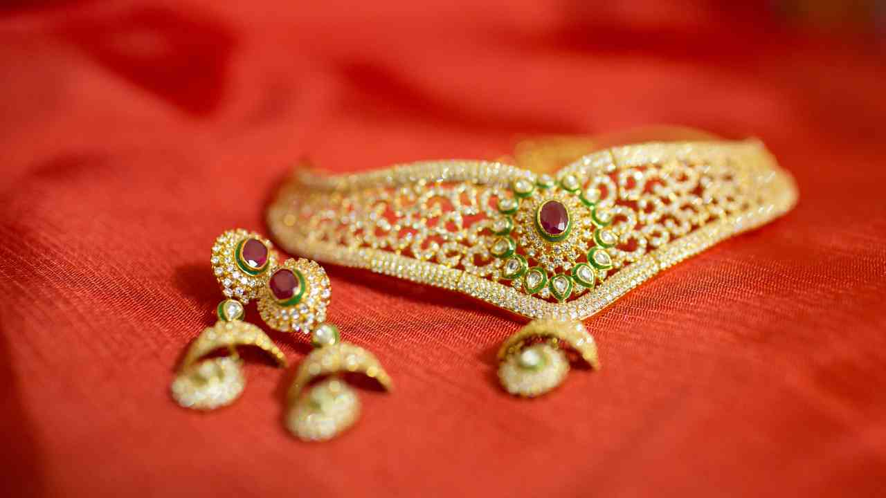 Women can keep these much Gold with herself view order