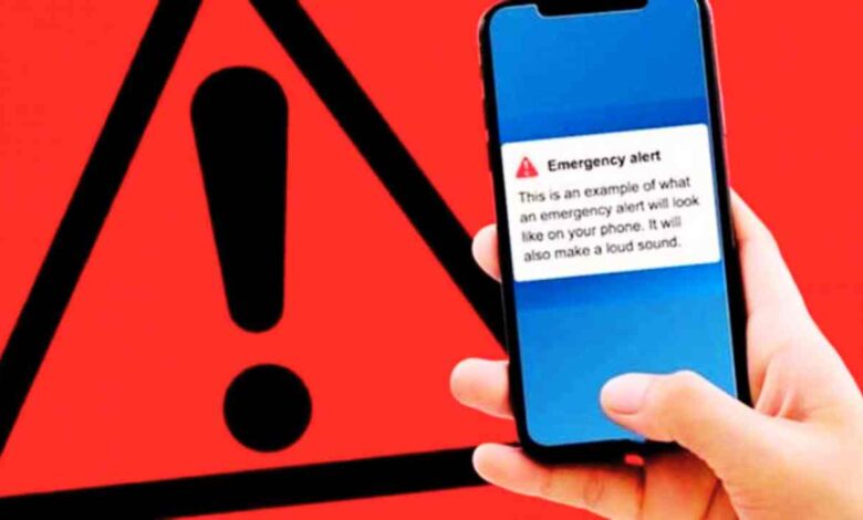 Emergency Alert: হঠাৎ বিকট শব্দে বেজে উঠলো মোবাইল, জানুন কেন হল এমনটা, আসল খবরটা কী? 1 Emergency Alert on Mobile with Loud Sound