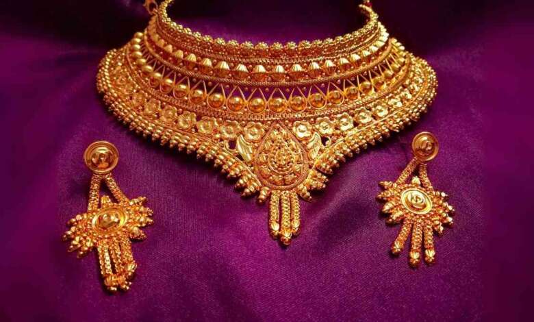 Gold Price Today: দীপাবলির পরে অনেকটাই কমল সোনার দাম? ক্রেতাদের জন্য সুবর্ণ সুযোগ 1 Gold Price Today after Diwali