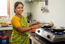 Lpg Subsidy Bengali Housewife Cooking